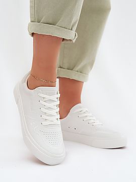 Sports footwear Step in style  Big Star sneakers are the perfect proposal for women who value comfort and timeless style. The low-cut design will work great in everyday st