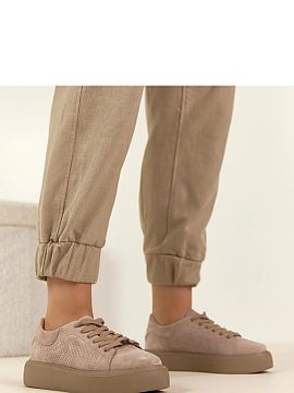 Sports footwear Solea  Stylish and comfortable sports shoes made of high-quality natural suede leather that perfectly fits into everyday urban style. The carefully