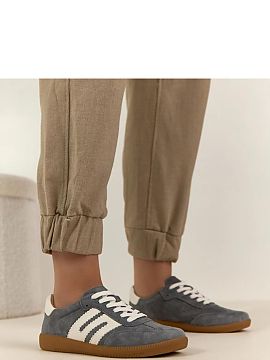 Sports footwear Solea  Universal sports shoes made of high-quality natural suede leather, which combine classic design with everyday comfort. The soft and carefull