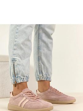 Sports footwear Solea  Universal sports shoes made of high-quality natural suede leather, combining classic design with everyday comfort. The soft and carefully fi