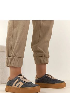 Sports footwear Solea  Stylish sports shoes made of high-quality natural suede leather, which perfectly combine comfort with a trendy, urban character. The soft up