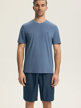 Pyjama Henderson  Comfortable men\'s pajamas created with full freedom and comfort in mind during sleep. Loose, comfortable cut ensures unrestricted movement,