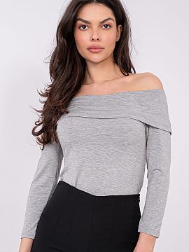 Bluzka Factory Price  Stylish everyday blouse with a fitted cut that beautifully accentuates the silhouette and provides comfort when wearing. The model in a clas