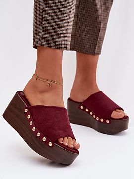 Buskin Step in style  Women\'s sandals made of eco suede are a stylish proposition for everyday wear. The wedge heel combined with the platform ensures stability 