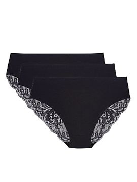 Set Gorteks  Three-pack of cotton figs with a lace back. The lace back of the panties prevents them from showing under clothing. Comfortable, non-restric