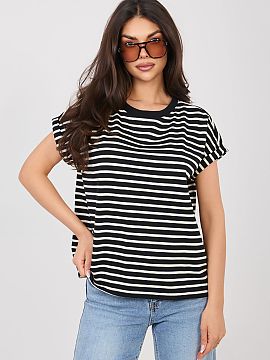 T-shirt Sublevel  Women\'s T-shirt of standard length, made of thick, high-quality cotton that ensures durability and comfort throughout the day. The natural,