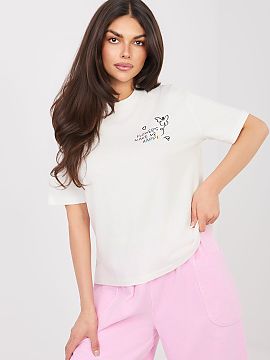 T-shirt Sublevel  Women\'s T-shirt of standard length, made of high-quality cotton, which ensures comfort all day long. The sleeveless model with a classic, r