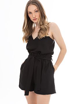 Top awama  Light top with thin straps is a perfect base for summer stylizations. The V-neck subtly emphasizes the neck and neckline, giving the whole a