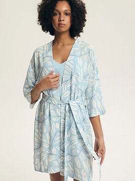 Bathrobe Henderson  Elegant and comfortable women\'s bathrobe, which is perfect for both morning relaxation at home and as comfortable homewear. The knee-length