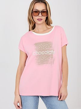 Bluzka Relevance  Stylish and comfortable everyday blouse in a casual edition, perfect for everyday wear. The model has a classic, round neckline finished wit