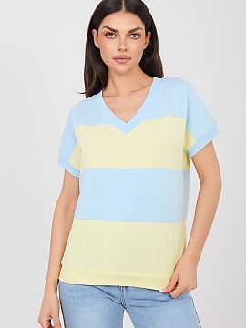 Bluzka Relevance  Stylish women\'s blouse in a casual edition, perfect for everyday wear. The model of standard length has short sleeves and a feminine V-neck