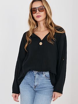 Bluzka Italy Moda  Everyday blouse made of high quality cotton, which provides comfort and breathability throughout the day. The smooth pattern model makes the