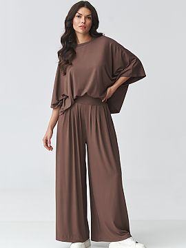 Complete Makadamia  Stylish women\'s set combining comfort and modern elegance is the perfect choice for women who appreciate freedom of movement and timeless d