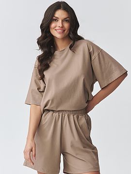 Complete Makadamia  Stylish women\'s set consisting of a loose blouse with short sleeves and comfortable shorts is the perfect choice for women who appreciate c