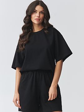 Complete Makadamia  Stylish women\'s set consisting of a loose blouse with short sleeves and comfortable shorts is the perfect choice for women who appreciate c