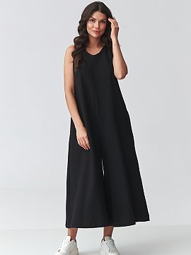 Suit Makadamia  Unique women\'s jumpsuit that combines minimalism, comfort, and timeless elegance. This long jumpsuit with wide legs is the perfect choice f