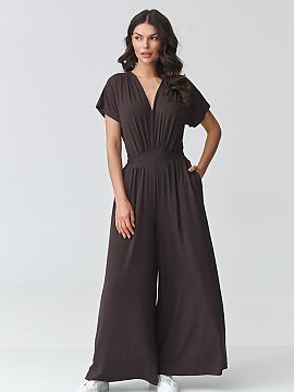 Suit Makadamia  Modern women\'s jumpsuit with wide legs is a perfect choice for women who appreciate style and comfort in one. Loose, flowing cut beautifull