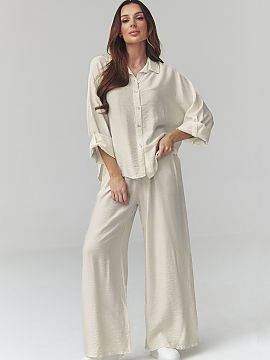 Complete Makadamia  Stylish women\'s set in fashionable shades is the perfect proposal for spring and summer. The set consists of a loose button-down shirt and 