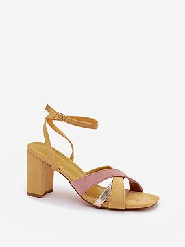 Heeled sandals Step in style
