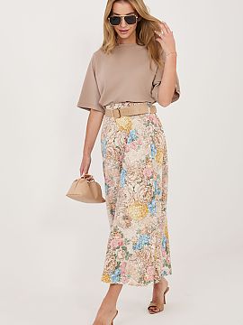Skirt Italy Moda  Stylish midi skirt with an elegant yet versatile character. It will work perfectly in both work stylings, for business meetings, and for eve