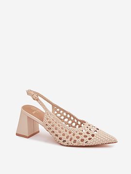 Heeled sandals Step in style