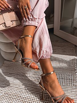 Heeled sandals Step in style