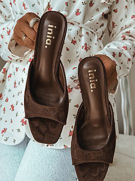 Heeled sandals Step in style