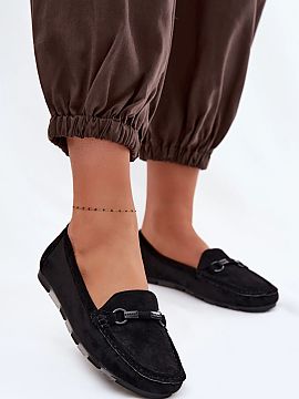 Mocassin Step in style  Women\'s loafers made of eco suede are a stylish and comfortable proposition for everyday wear. The flat cut ensures wearing comfort, making