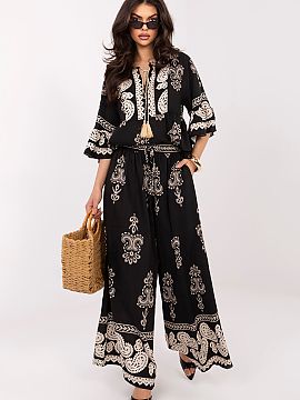 Complete Italy Moda  Women\'s boho set is a light and stylish proposition perfect for everyday wear. The loose fit and trendy print give the whole a unique, arti