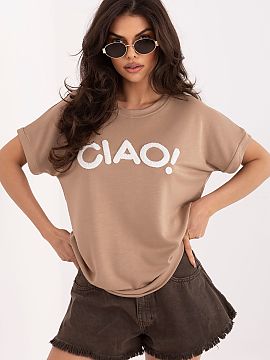 Bluzka Rue Paris  Everyday blouse with a universal character that will work great in many stylizations. The model stands out with a contrasting inscription on