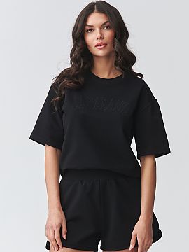 Complete Makadamia  Stylish women\'s set with shorts is the perfect proposition for women who value comfort and modern, minimalist style. The set consists of a 