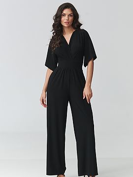 Suit Makadamia  Stylish women\'s jumpsuit is the perfect choice for women who appreciate elegance, comfort, and timeless style. The model stands out with a 