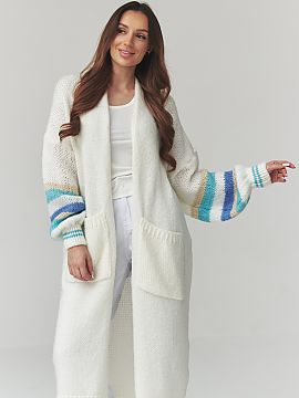 Cardigan Makadamia  The long women\'s sweater is the perfect choice for women who appreciate comfort and style in their everyday outfits. The cardigan-style mod