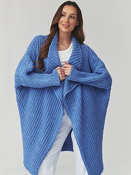 Cardigan Makadamia  This long women\'s sweater is a perfect choice for women who appreciate comfort, style, and timeless design. The cardigan-style model stands