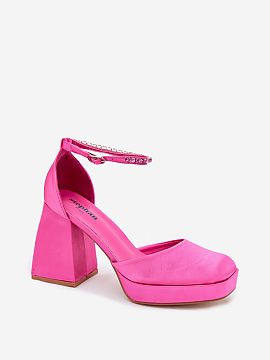 Heel sandals Step in style