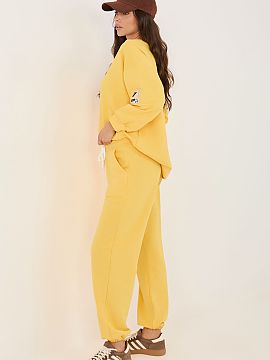 Complete Rue Paris  A tracksuit set consisting of a hoodie and pants is the perfect everyday proposition for people who value comfort and modern style. The smoo