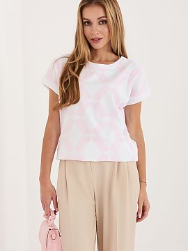 Bluzka Relevance  Women\'s everyday blouse is a comfortable and stylish proposition for various occasions. Made of a pleasant to the touch blend of cotton and