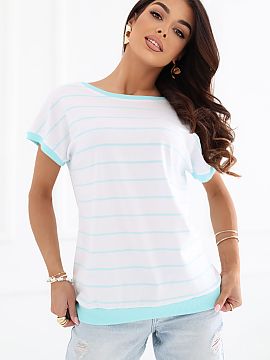 Bluzka Relevance  A blouse with a casual character is a stylish and comfortable proposition for both everyday wear and work. Made of high-quality cotton and e