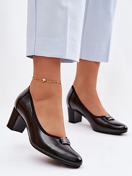 Block heel pumps Step in style  Women\'s pumps from the Vinceza brand are an elegant model with a timeless character. Made of eco leather. Set on a stable pillar-type heel,