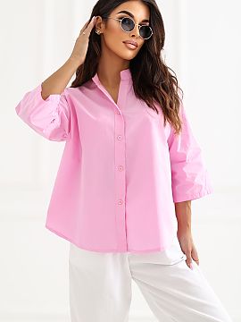 Women's shirt Factory Price  A classic cut women\'s shirt is an elegant and versatile option, perfect for both everyday wear and work. Its smooth pattern gives it a time
