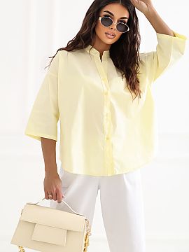 Women's shirt Factory Price  Women\'s shirt with a classic cut is an elegant and versatile proposition, perfect for both everyday wear and work. Its smooth pattern gives