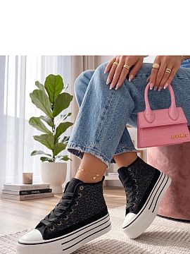 Platform sneakers Solea  Fashionable sports sneakers made of lightweight and breathable fabric are the perfect choice for everyday wear. Their universal design makes