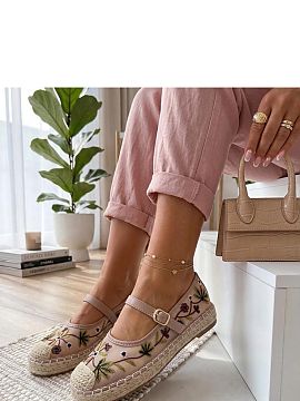 Espadrilles Solea  Charming espadrilles with embroidered flowers are the perfect choice for warm, summer days. Made of light fabric, they impress with subtle, 