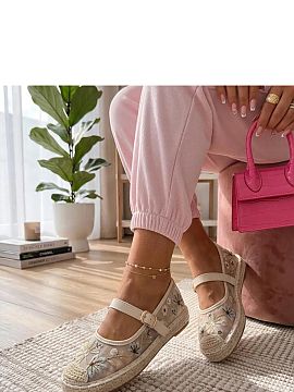 Espadrille Solea  Charming espadrilles with embroidered flowers are the perfect choice for warm, summer days. Made of lightweight fabric, they impress with a 