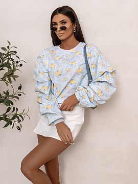 sweatshirt LaBalancia  The REMY print Blue flowers sweatshirt is a combination of everyday comfort with a subtle, floral pattern that adds freshness to any outfit.