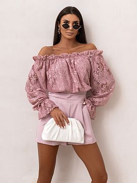 Bluzka LaBalancia  The Spanish blouse MIA in dirty pink is an elegant proposal for women who appreciate the combination of femininity and comfort. Made of high