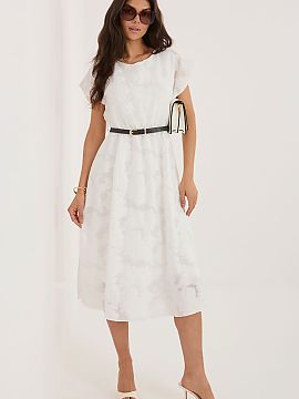 Formal dress Rue Paris  The elegant dress with a flared cut is perfect for special occasions and parties. The midi-length model beautifully accentuates the silhouet