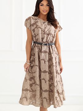 Formal dress Rue Paris  Elegant dress with a flared cut, perfect for special occasions and parties. The midi length model beautifully accentuates the silhouette, pr