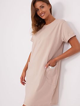 day dress Rue Paris  Comfortable sweatshirt dress with a simple cut, created for everyday use on warm, summer days. Its minimalist, smooth design makes it versat