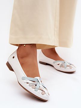 Balerinki Step in style  Women\'s ballet flats from the Maciejka brand are a unique proposition for women who like to stand out with stylish details. Their original 